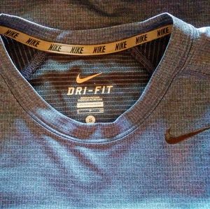 💥3/$25 - Nike Dri-Fit Shirt💥